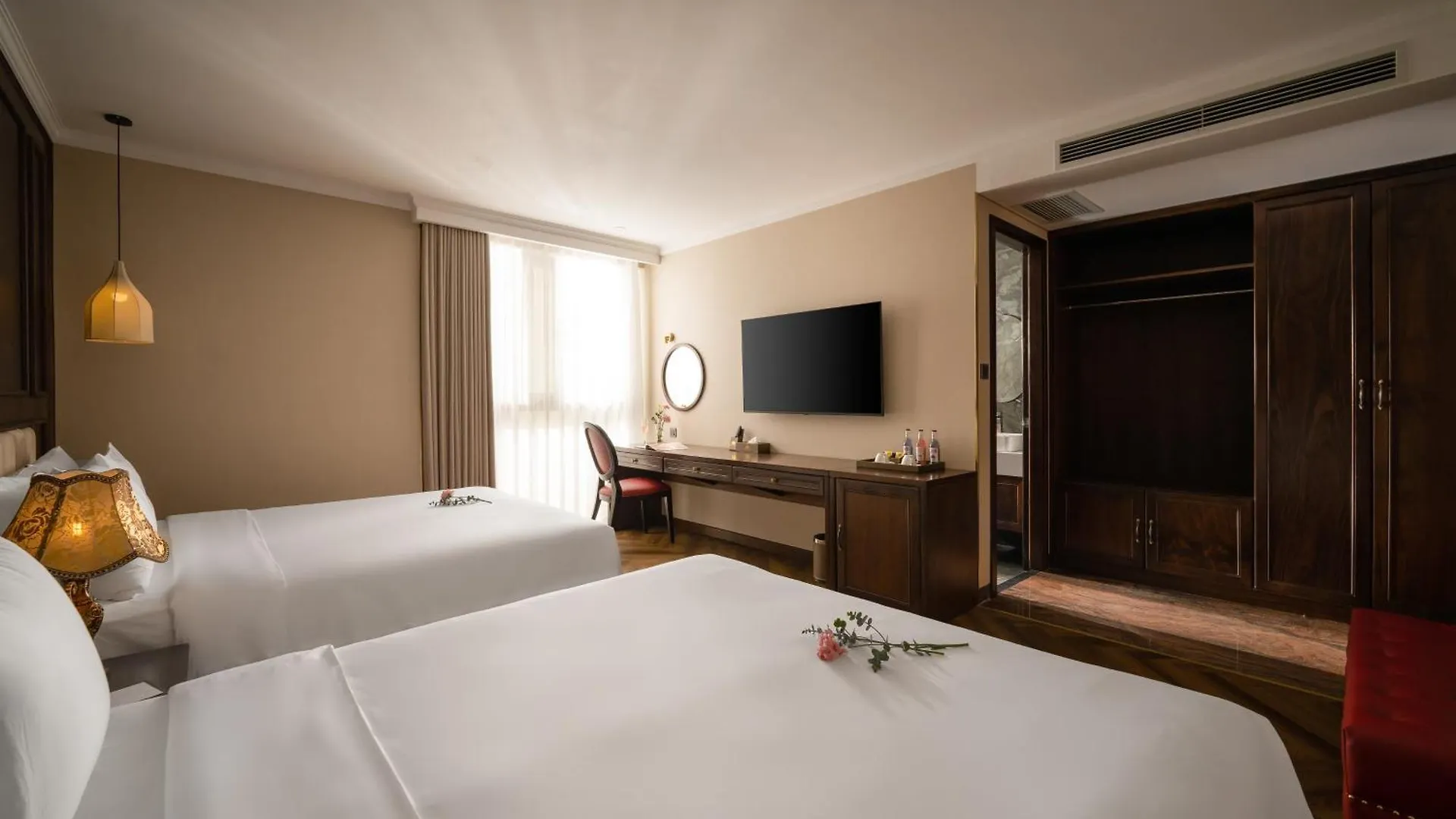 Golden Lotus Luxury Hotel Danang - Complimentary Daily Afternoon Tea